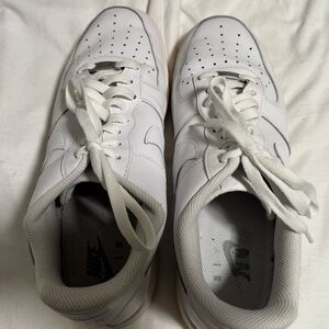 Nike Men’s White Low-Top Sneakers with Perforated Toe